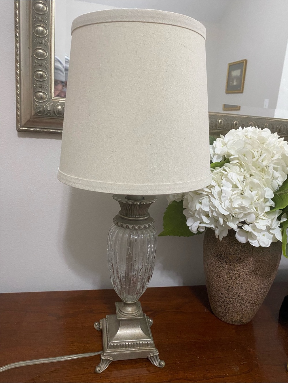 Textured Crystal Urn Table Lamp